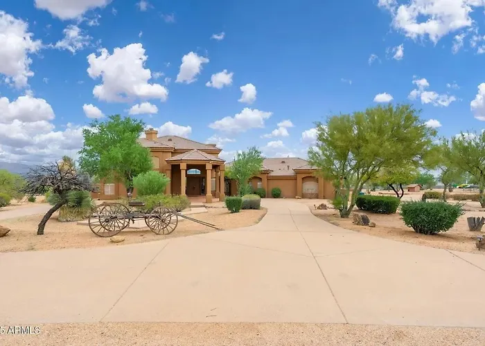 A Quiet Family & Couple Retreat, A Horse Rio Verde